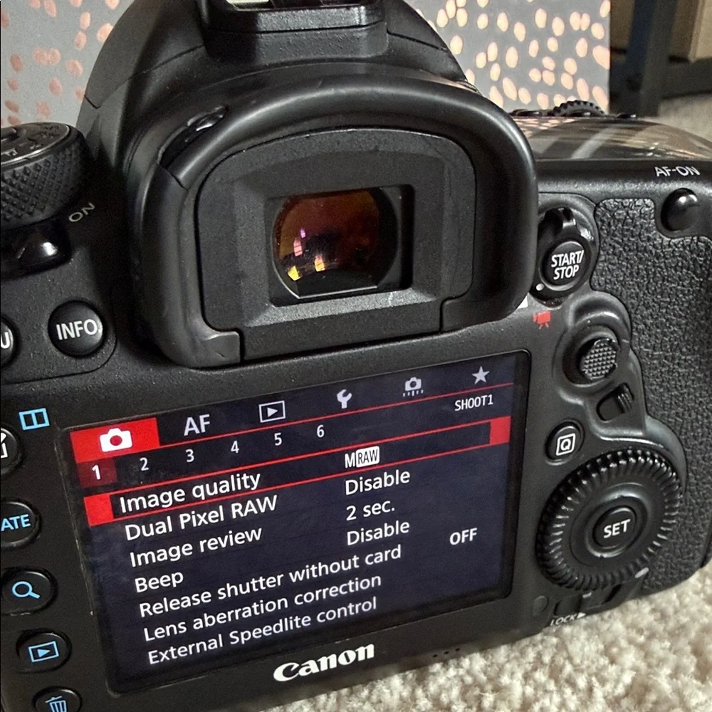 Canon EOS 5D Mark IV DSLR Camera - Sleek Black